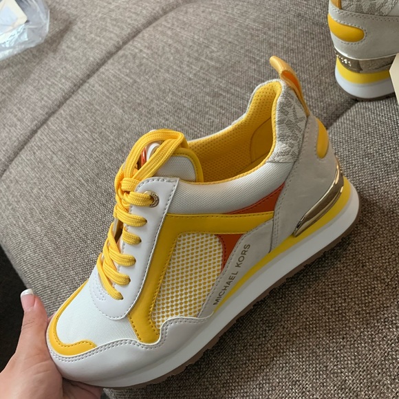 Michael kors shoes - Picture 3 of 3